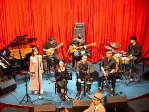 jazz中国女人护士 中国女人护士在爵士音乐会上的独特表演